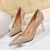 Glitter Shimmery Pointed Toes Pumps EU 33 / Gold / 7.5CM
